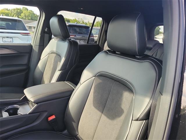 new 2025 Jeep Grand Cherokee car, priced at $47,538