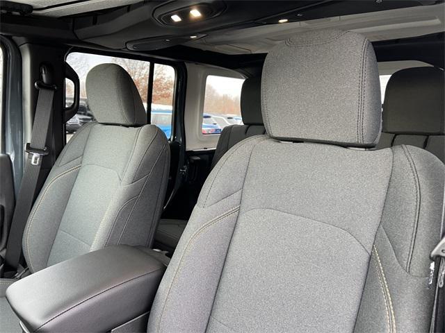 new 2025 Jeep Wrangler car, priced at $57,657