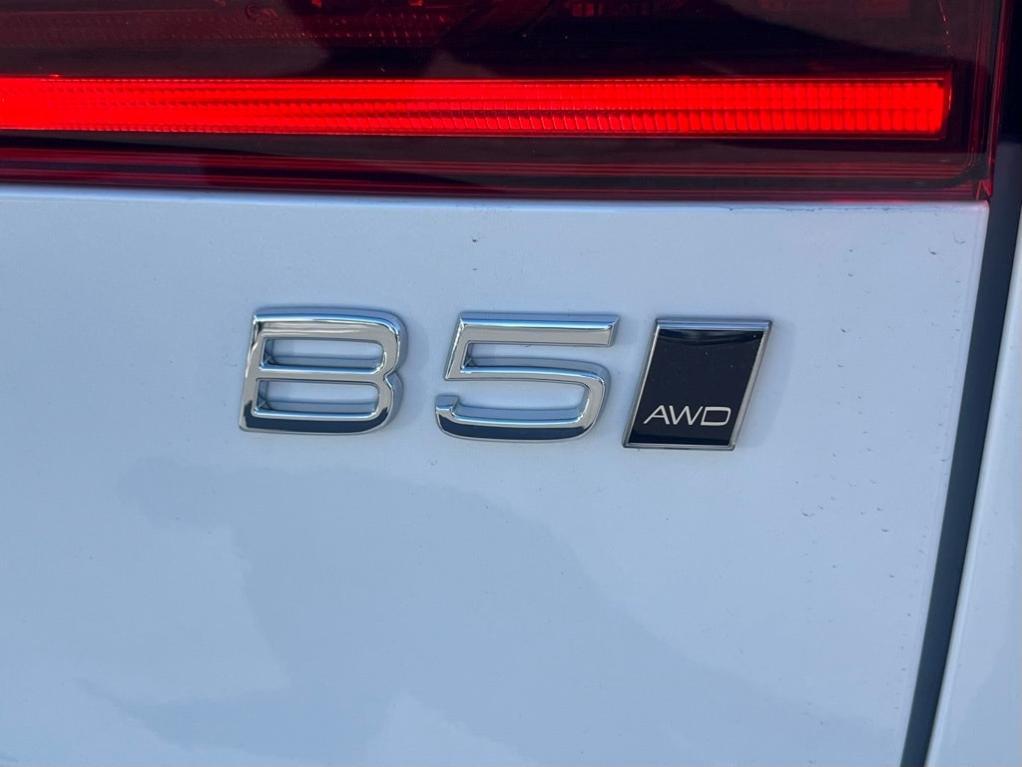 new 2026 Volvo XC60 car, priced at $57,985