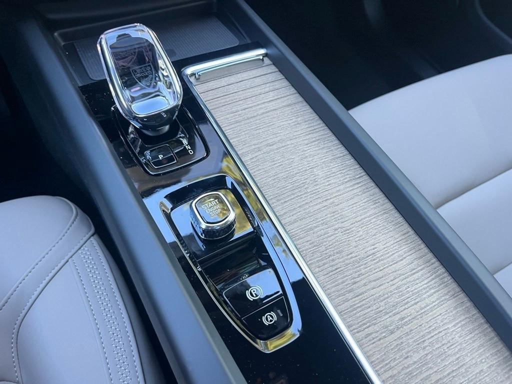 new 2026 Volvo XC60 car, priced at $57,985