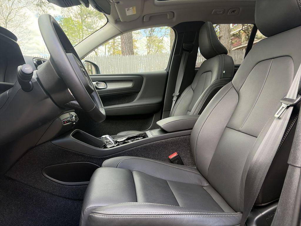 used 2025 Volvo XC40 car, priced at $36,812