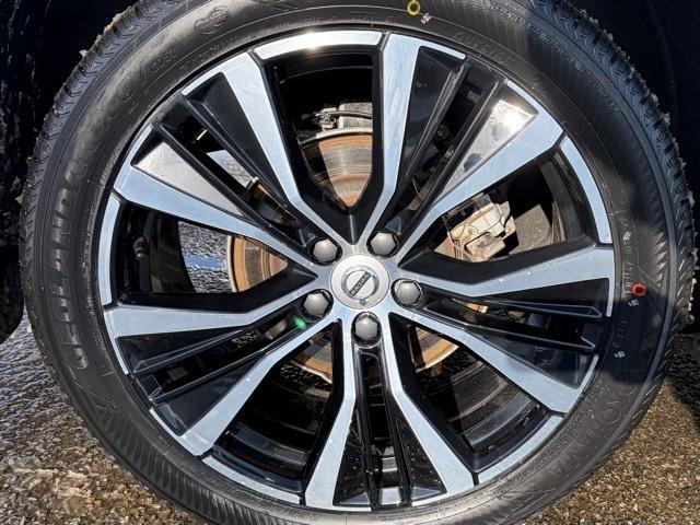 used 2023 Volvo XC60 car, priced at $35,999