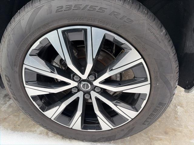 used 2025 Volvo XC60 car, priced at $37,908