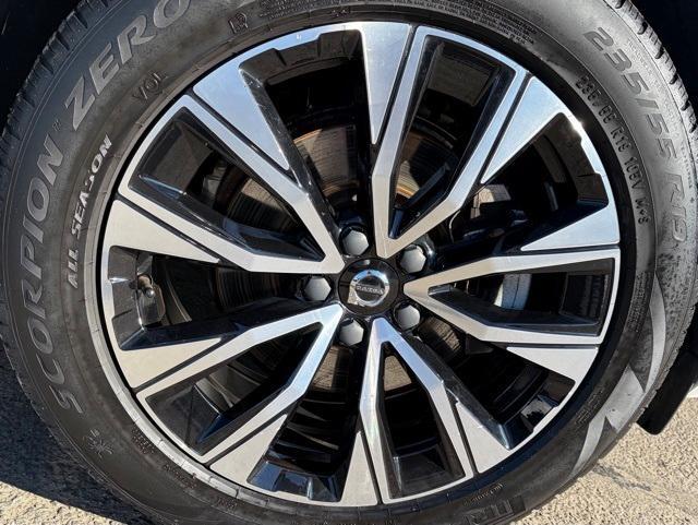 used 2023 Volvo XC60 car, priced at $33,994