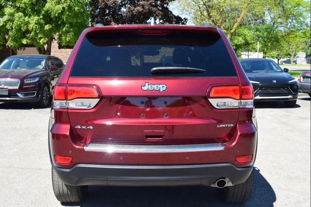 used 2022 Jeep Grand Cherokee car, priced at $17,995