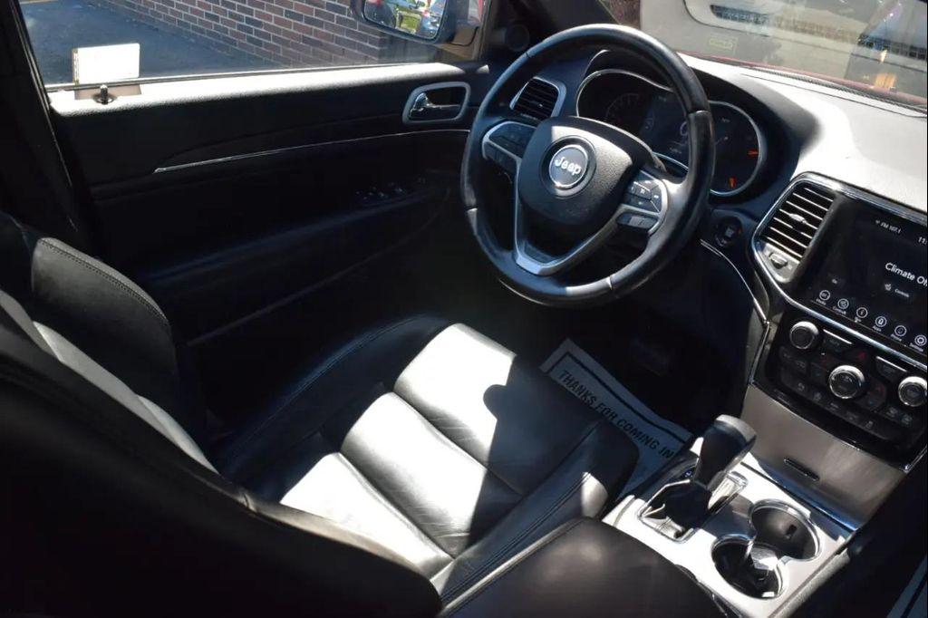 used 2022 Jeep Grand Cherokee car, priced at $17,995