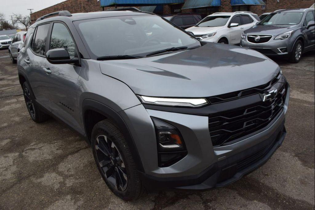 used 2025 Chevrolet Equinox car, priced at $22,995