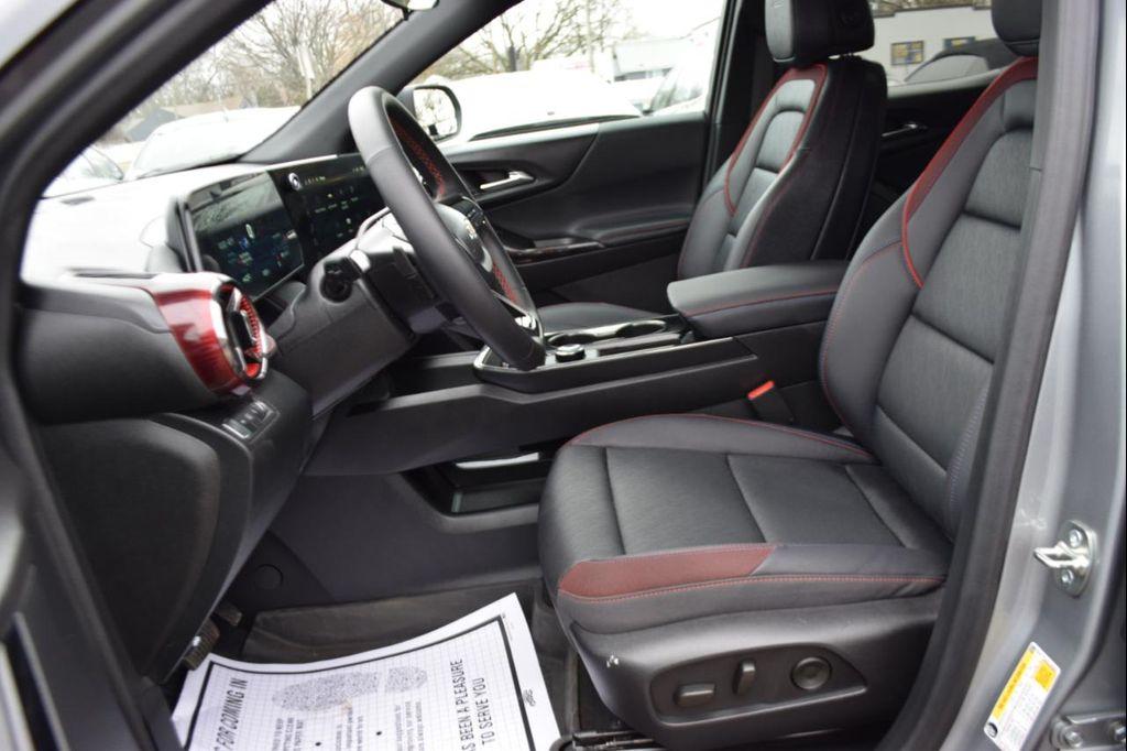 used 2025 Chevrolet Equinox car, priced at $22,995