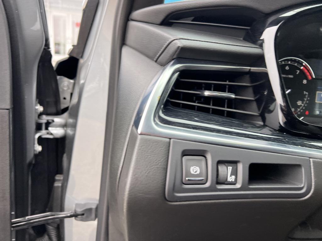 used 2025 Cadillac XT5 car, priced at $39,633