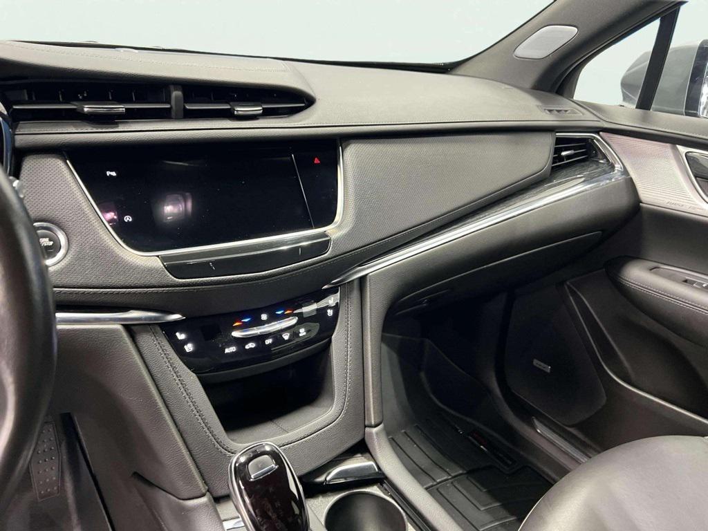 used 2022 Cadillac XT5 car, priced at $30,977