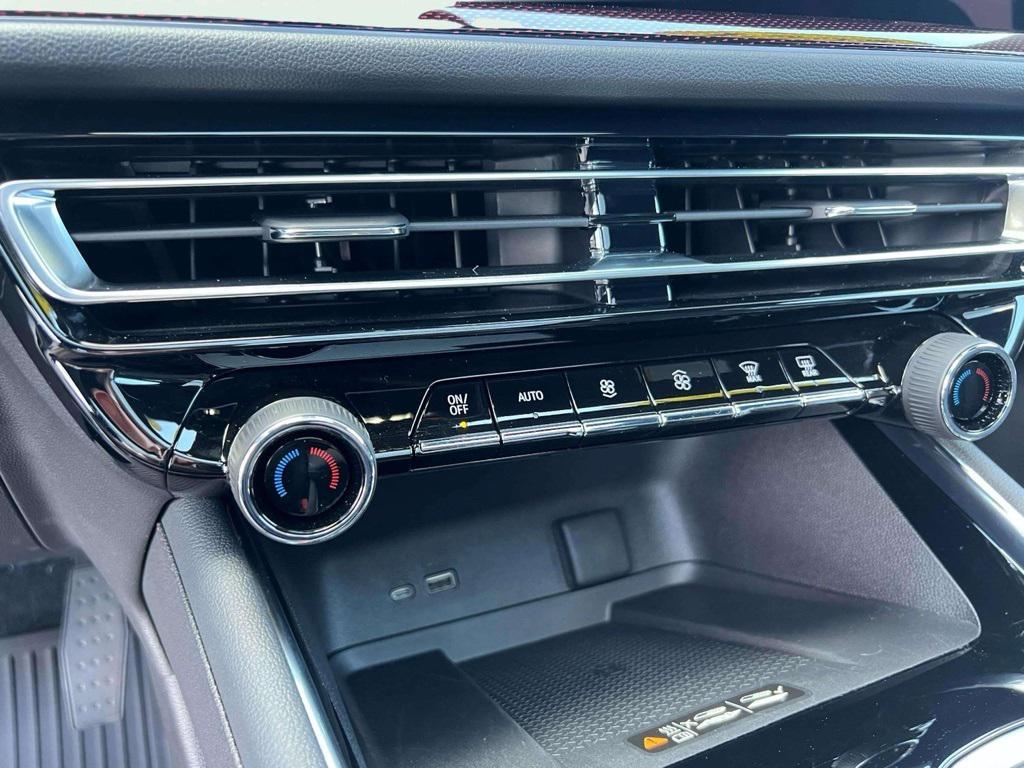 used 2024 Chevrolet Traverse car, priced at $50,672