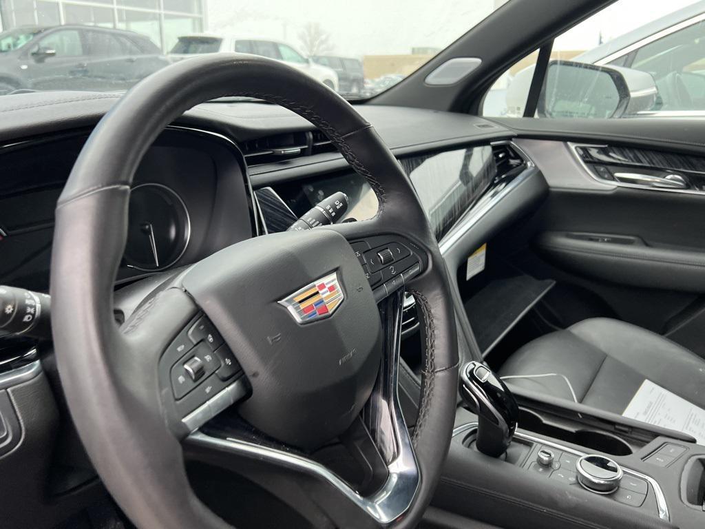 used 2025 Cadillac XT6 car, priced at $44,995