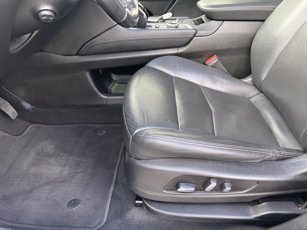 used 2021 Cadillac XT5 car, priced at $25,877