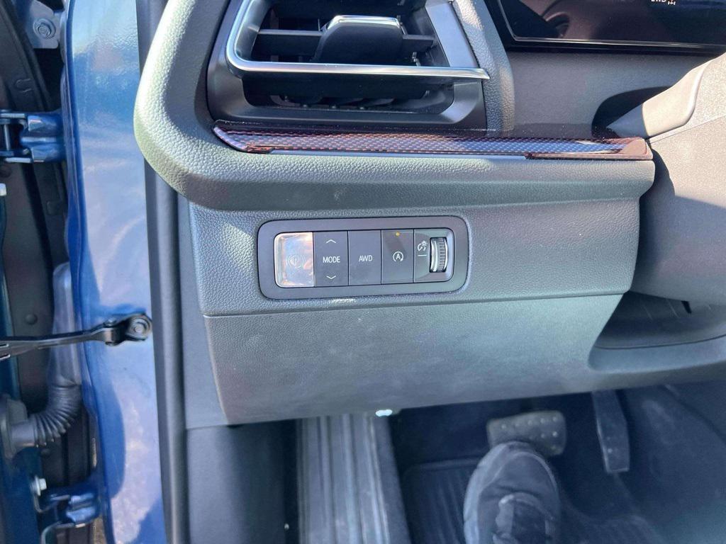 used 2024 Chevrolet Traverse car, priced at $49,442