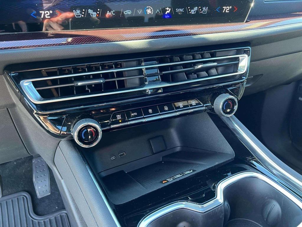 used 2024 Chevrolet Traverse car, priced at $49,442