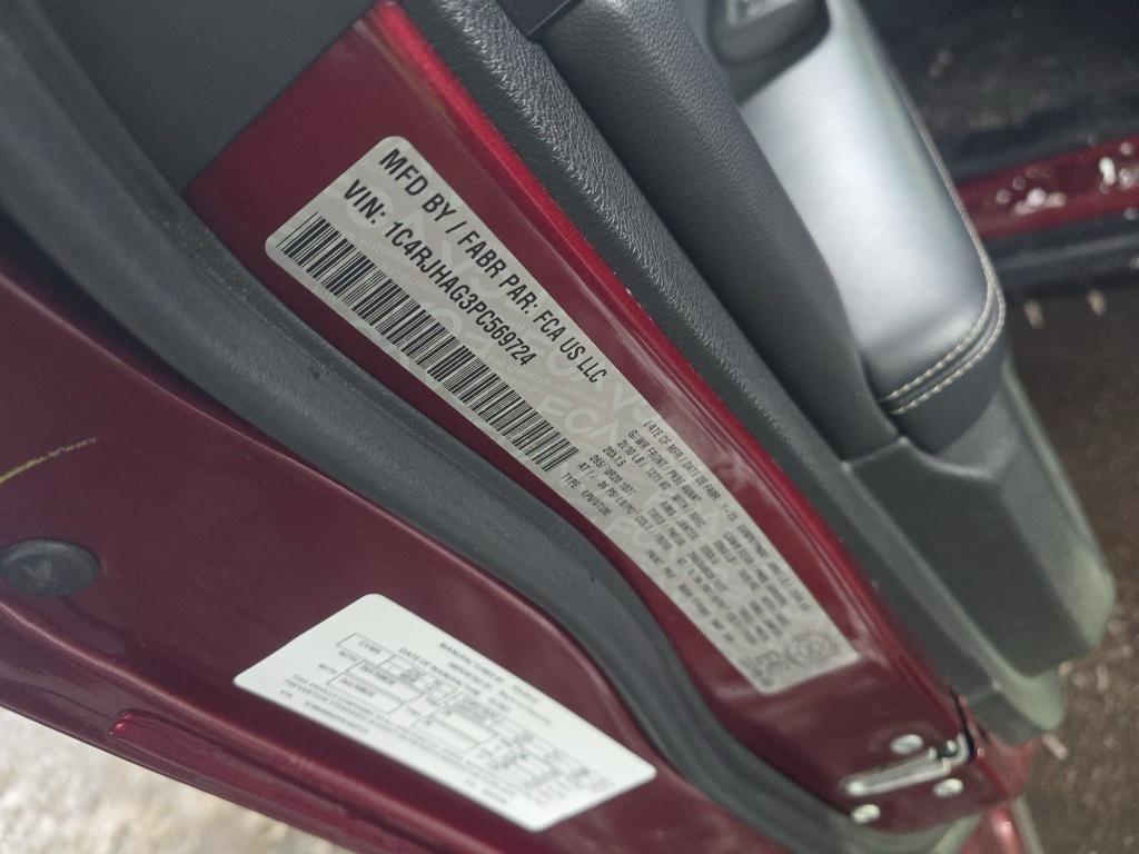 used 2023 Jeep Grand Cherokee car, priced at $31,366