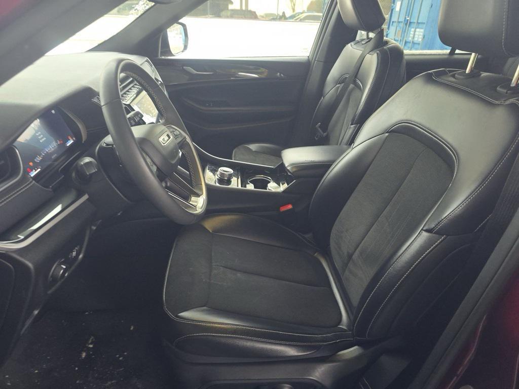 used 2023 Jeep Grand Cherokee car, priced at $31,366