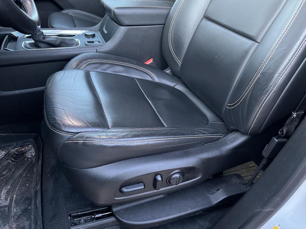 used 2021 Chevrolet Traverse car, priced at $28,997