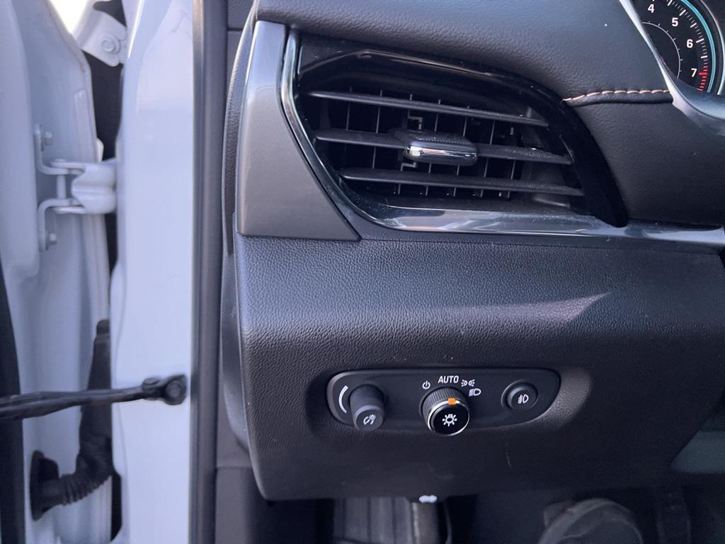 used 2021 Chevrolet Traverse car, priced at $28,997