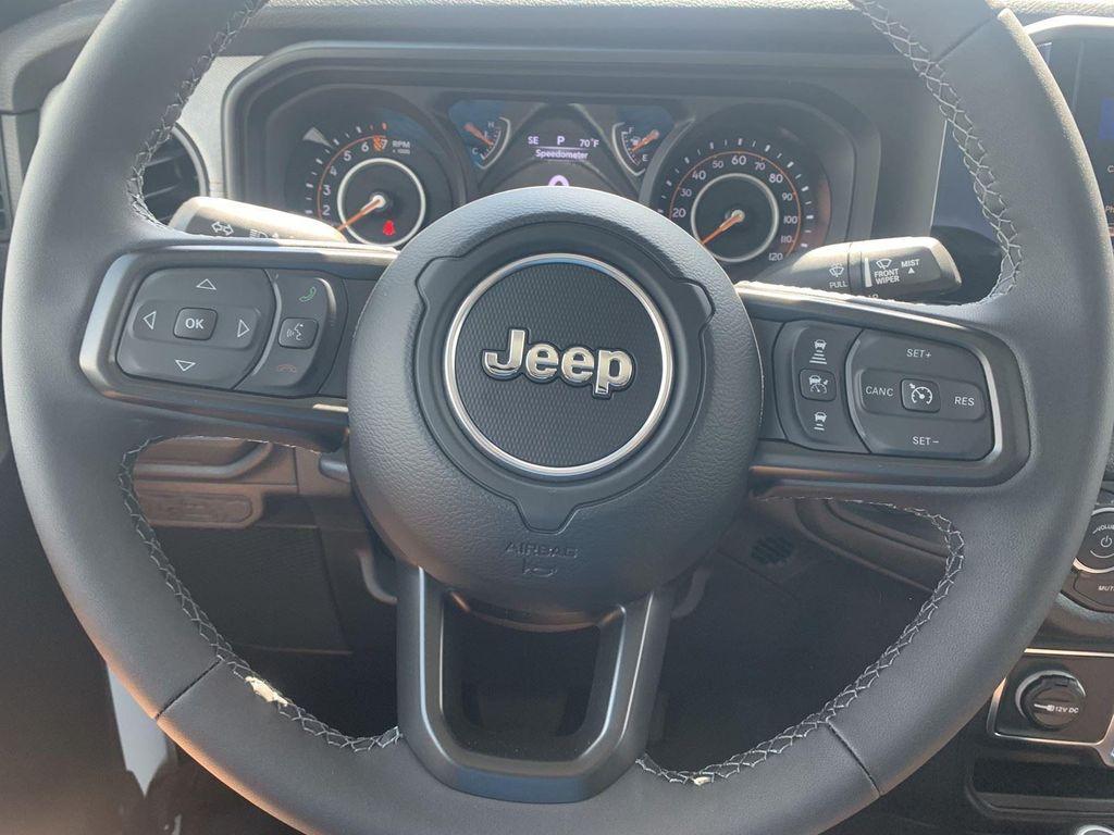 new 2025 Jeep Gladiator car, priced at $40,713