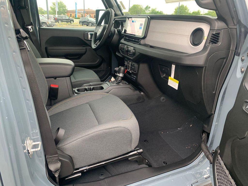 new 2025 Jeep Gladiator car, priced at $46,939