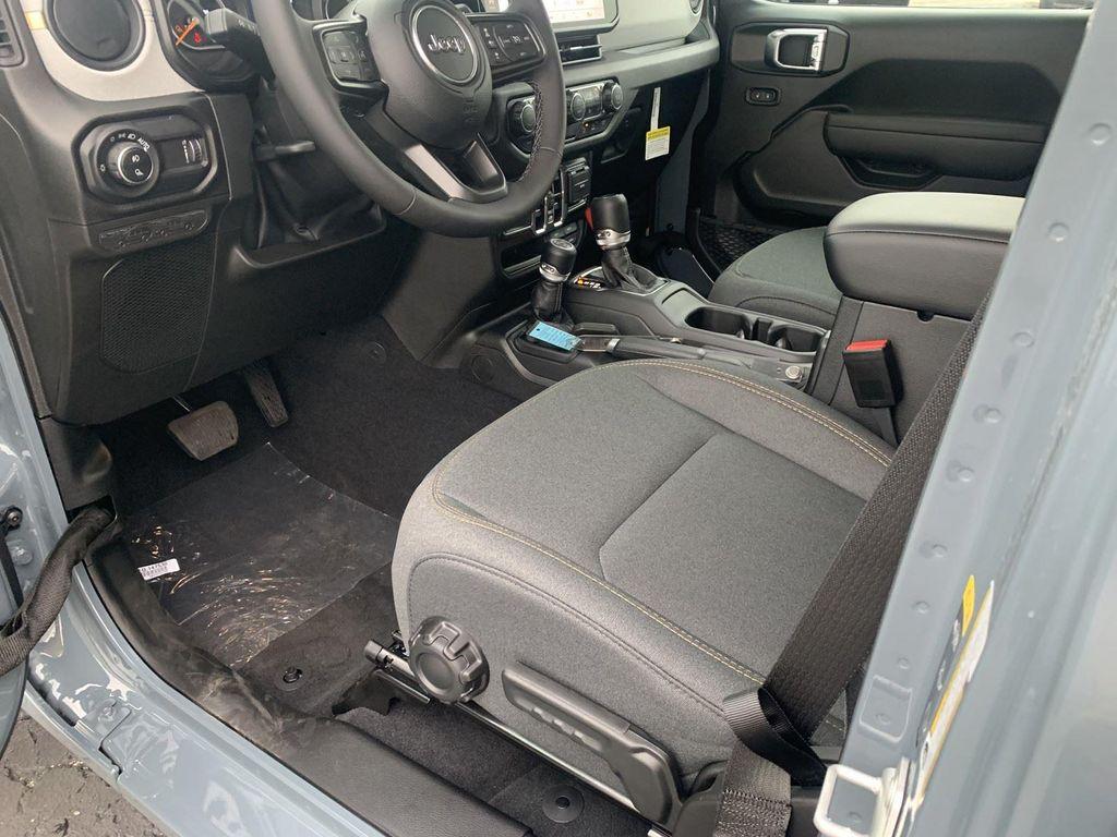 new 2025 Jeep Gladiator car, priced at $46,939