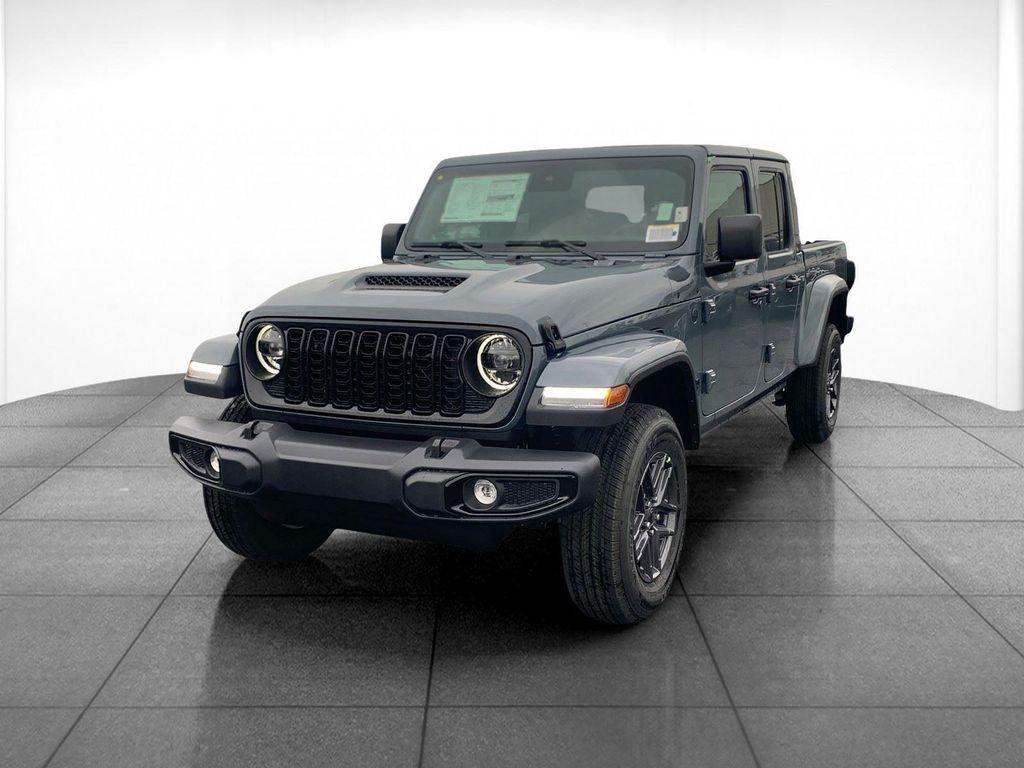new 2025 Jeep Gladiator car, priced at $46,939