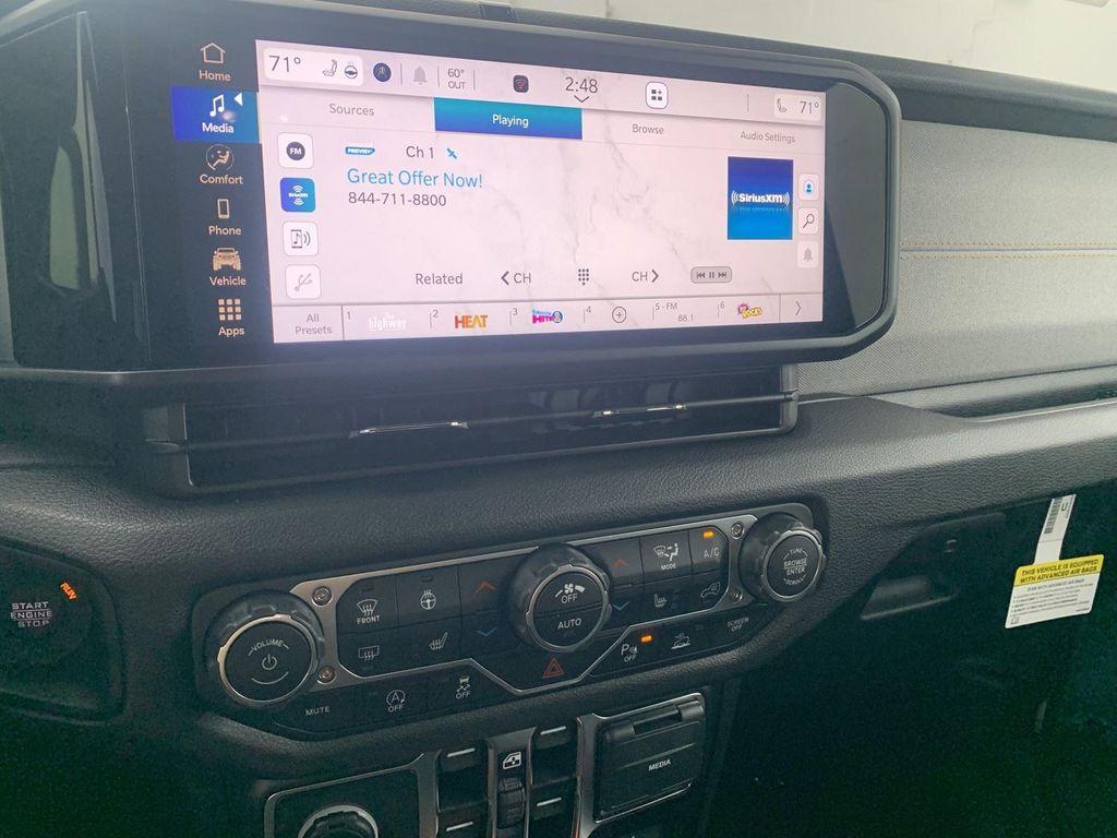 new 2025 Jeep Gladiator car, priced at $46,939