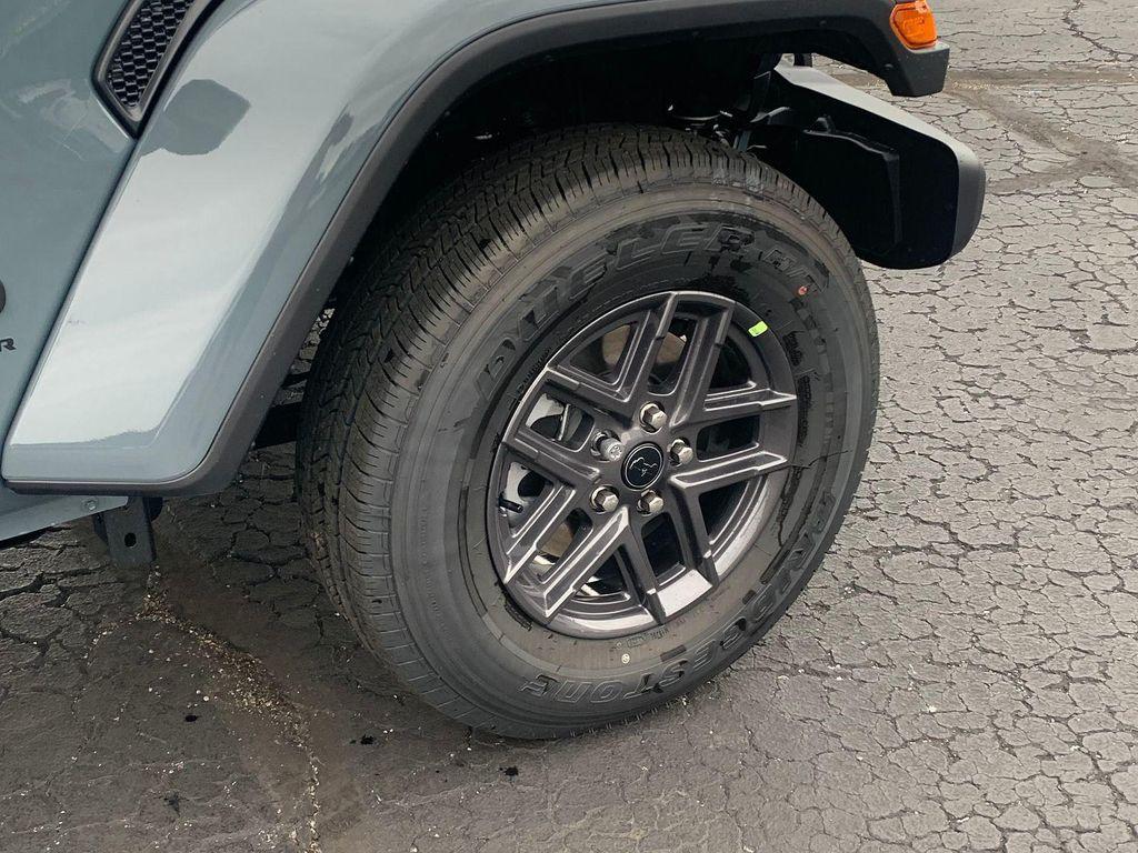 new 2025 Jeep Gladiator car, priced at $46,939