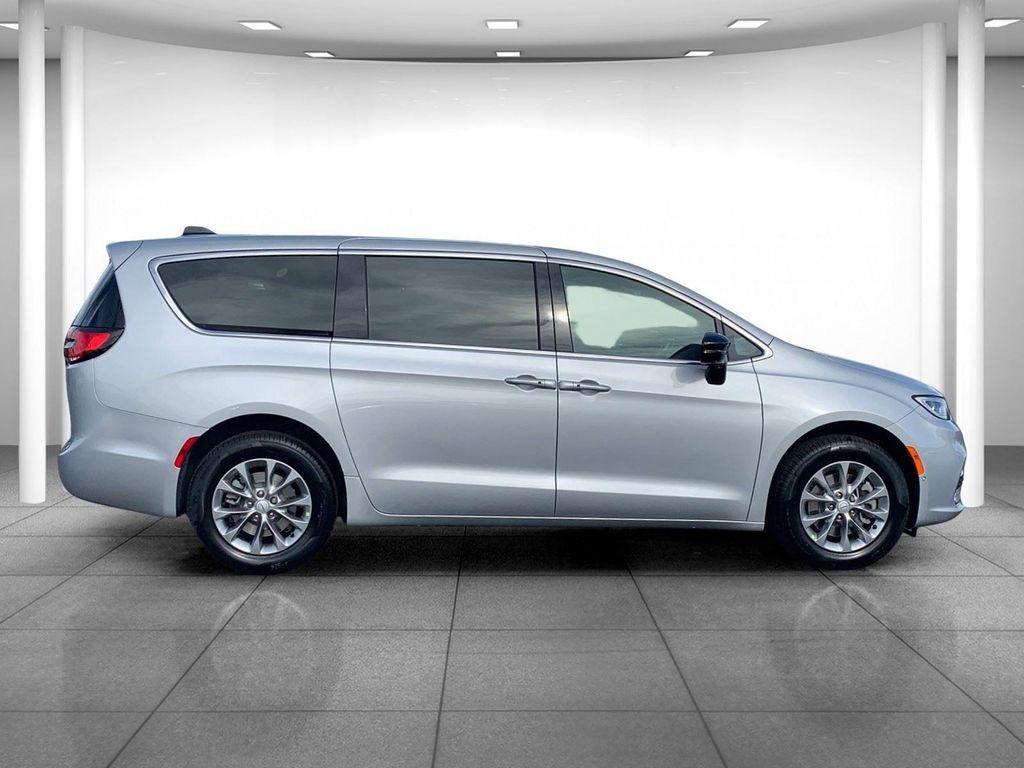 new 2026 Chrysler Pacifica car, priced at $45,135