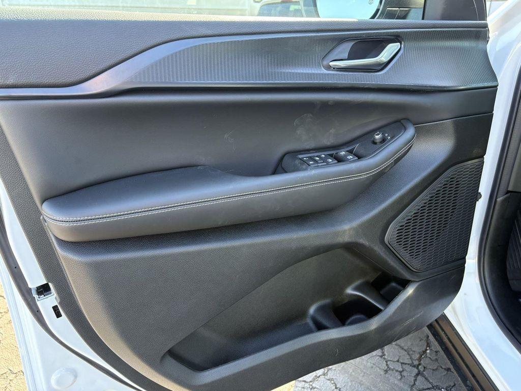 new 2026 Jeep Grand Cherokee car, priced at $44,710