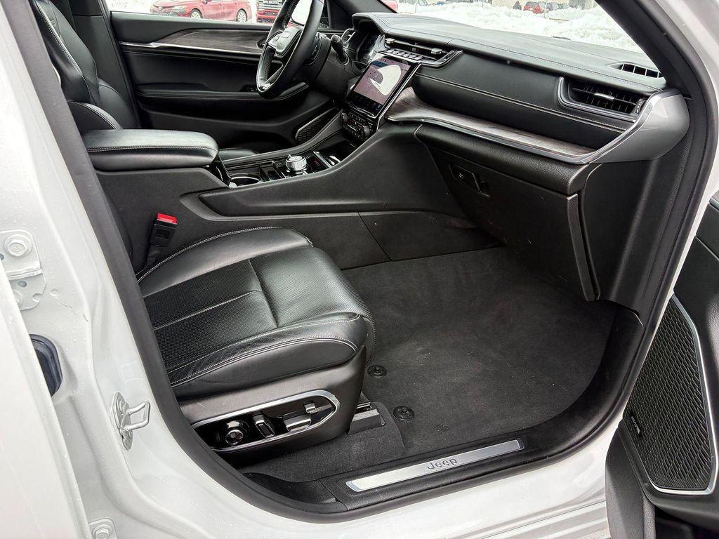 used 2023 Jeep Grand Cherokee car, priced at $39,300