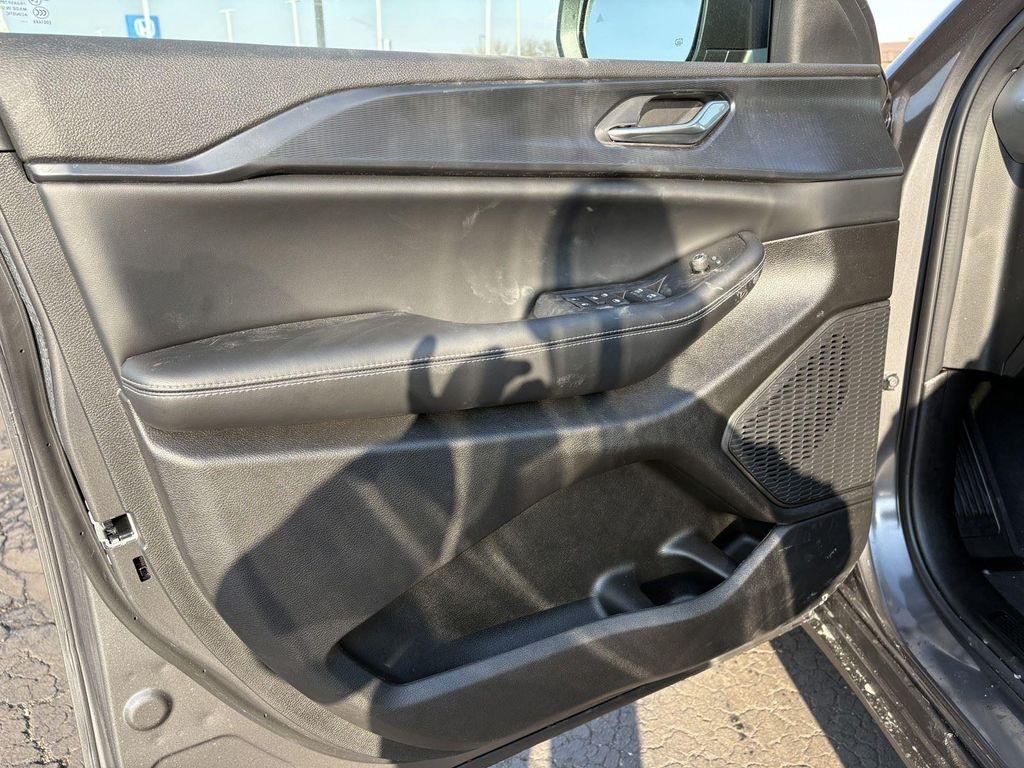 new 2026 Jeep Grand Cherokee car, priced at $45,305