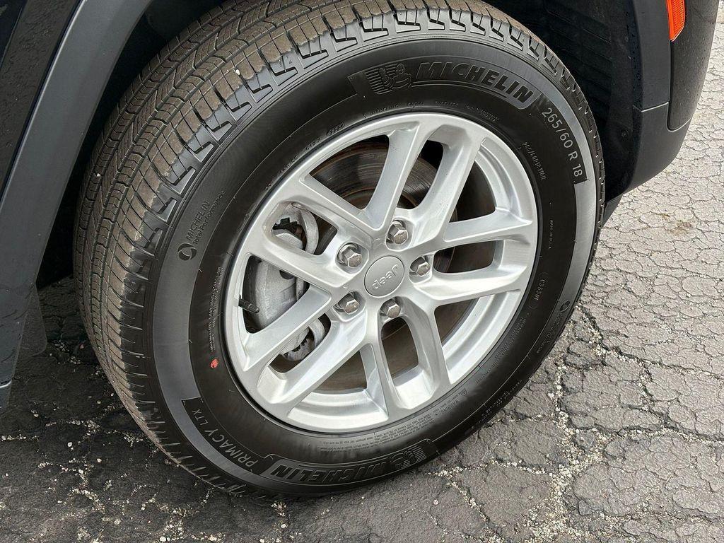 used 2024 Jeep Grand Cherokee car, priced at $27,910