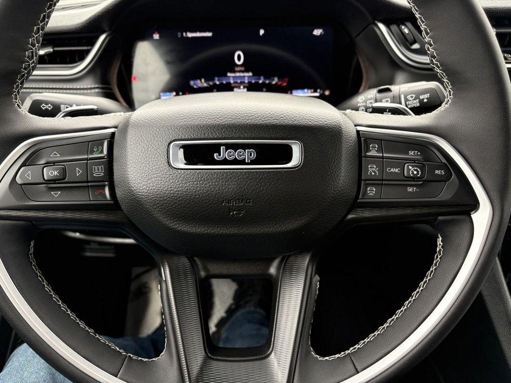 used 2024 Jeep Grand Cherokee car, priced at $27,910