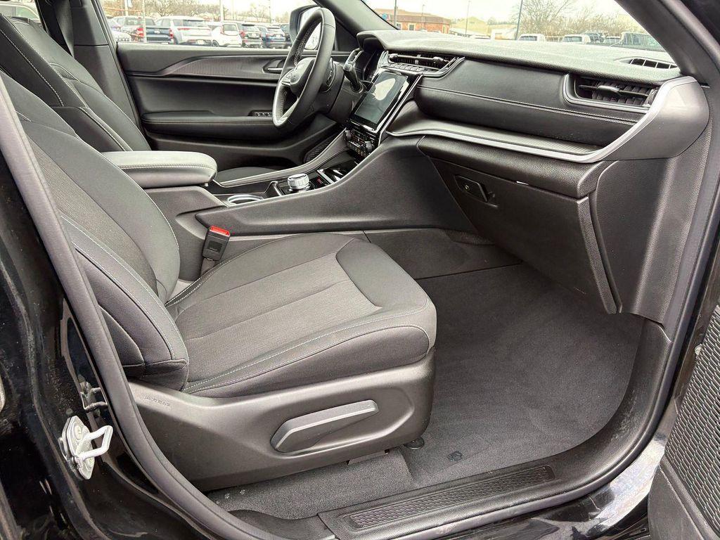 used 2024 Jeep Grand Cherokee car, priced at $27,910