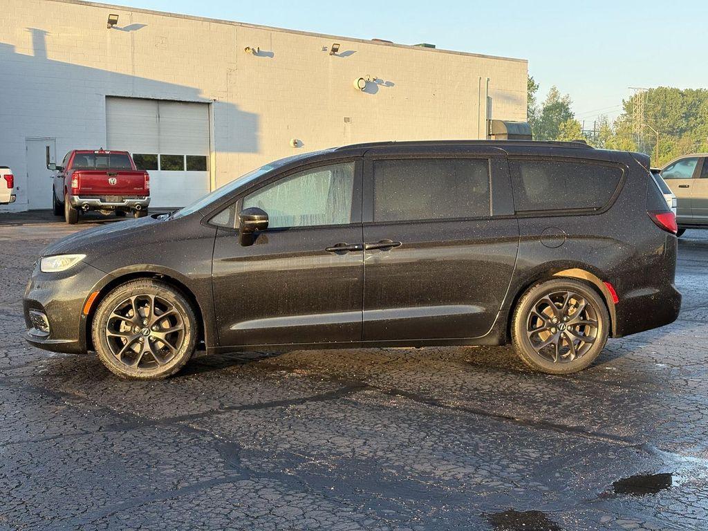 used 2021 Chrysler Pacifica car, priced at $21,995