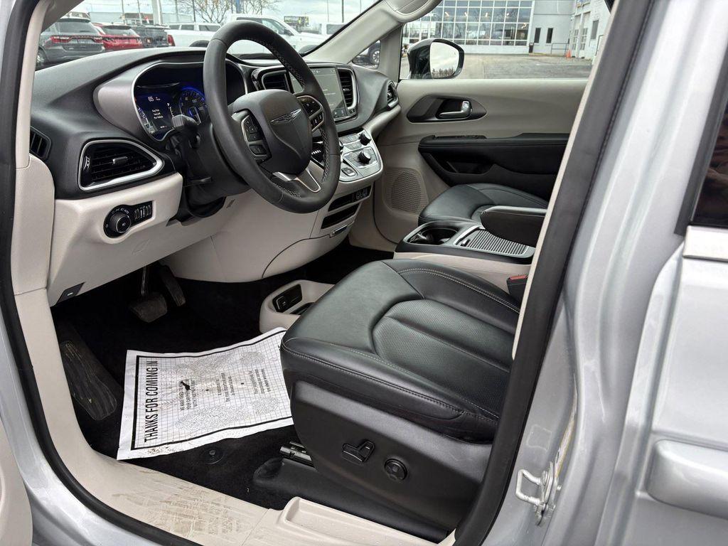used 2024 Chrysler Pacifica car, priced at $30,000