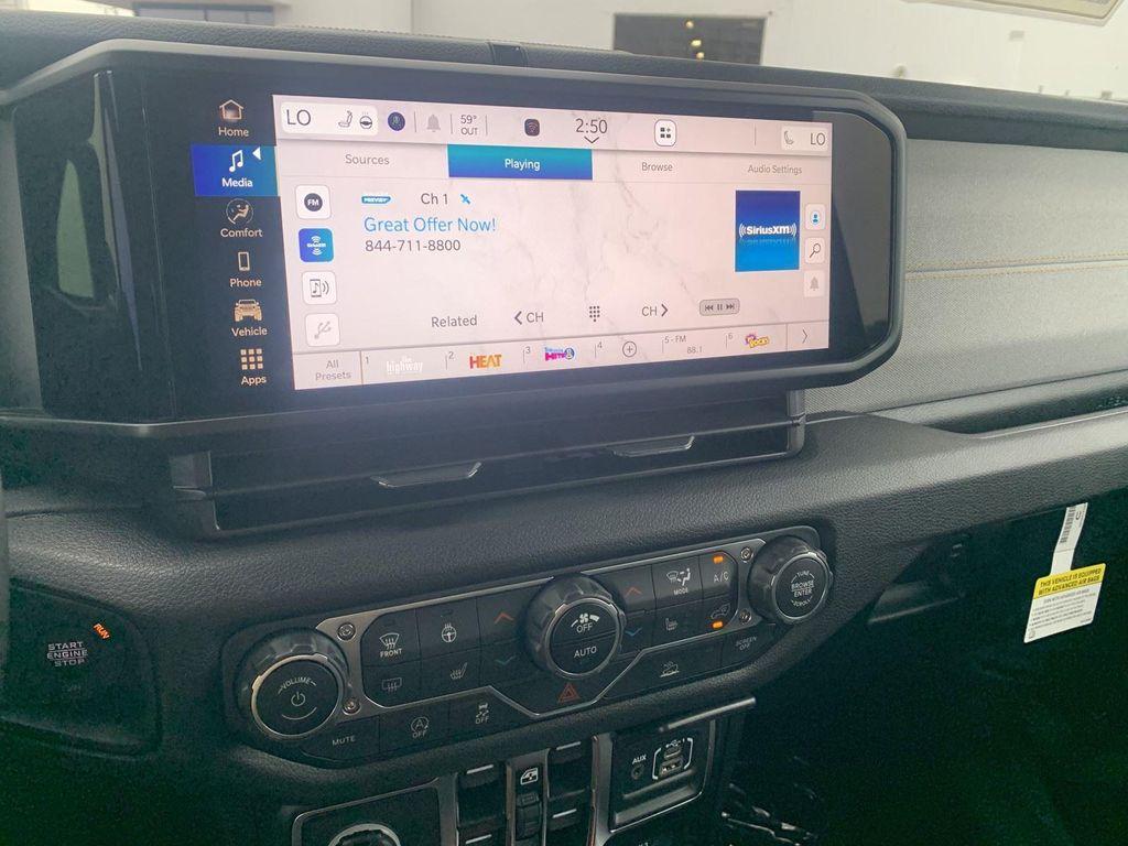 new 2025 Jeep Gladiator car, priced at $44,605