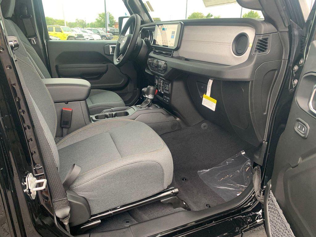 new 2025 Jeep Gladiator car, priced at $44,605