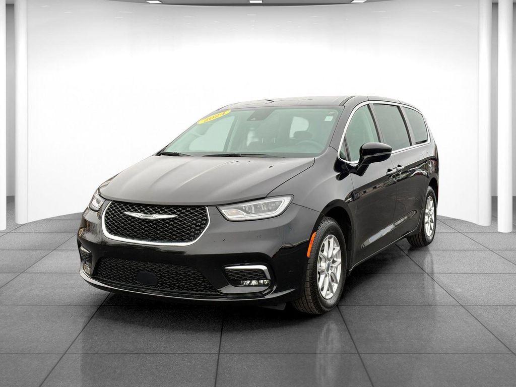used 2024 Chrysler Pacifica car, priced at $28,750