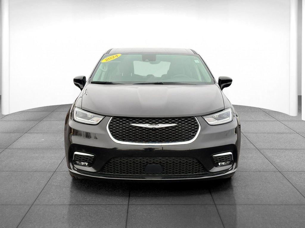 used 2024 Chrysler Pacifica car, priced at $28,750