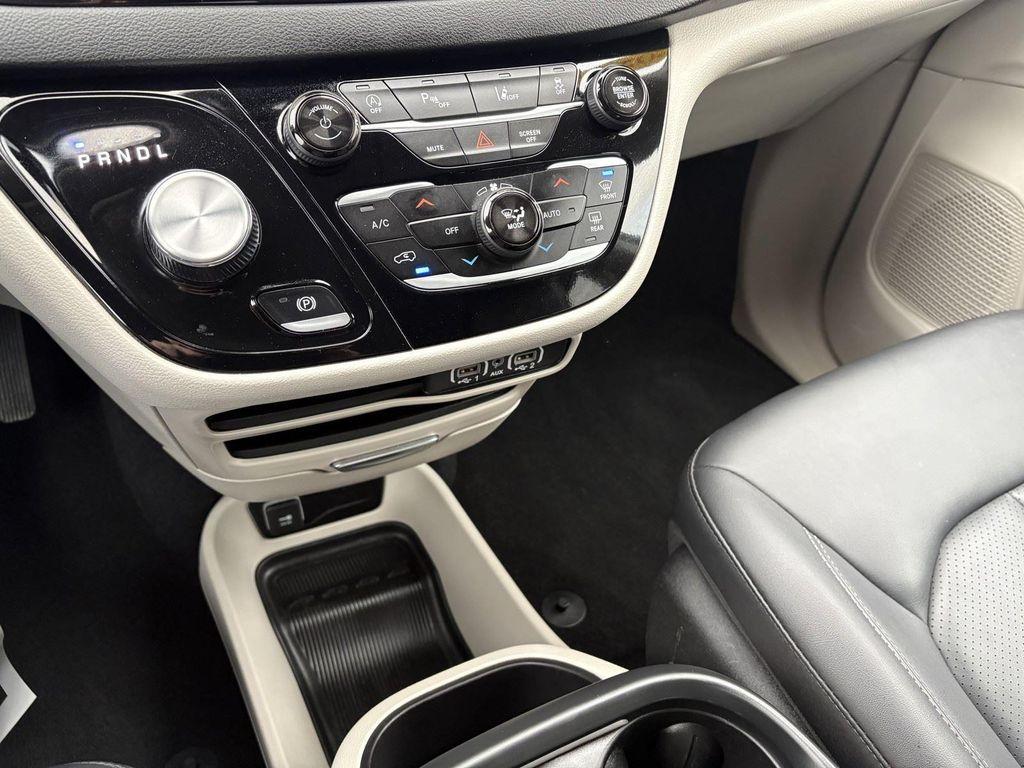 used 2024 Chrysler Pacifica car, priced at $28,750