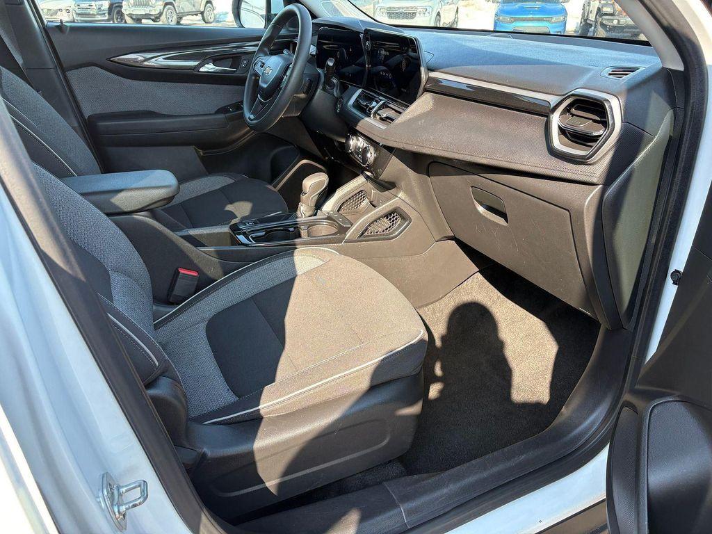 used 2025 Chevrolet TrailBlazer car, priced at $21,985