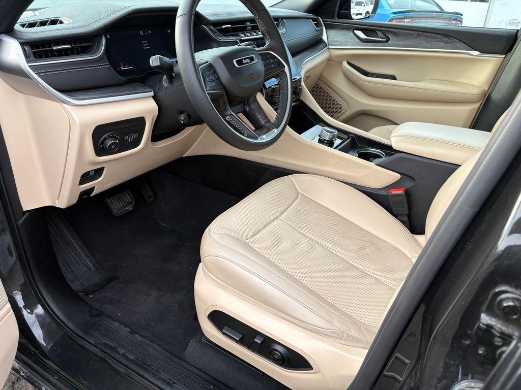used 2024 Jeep Grand Cherokee car, priced at $33,921