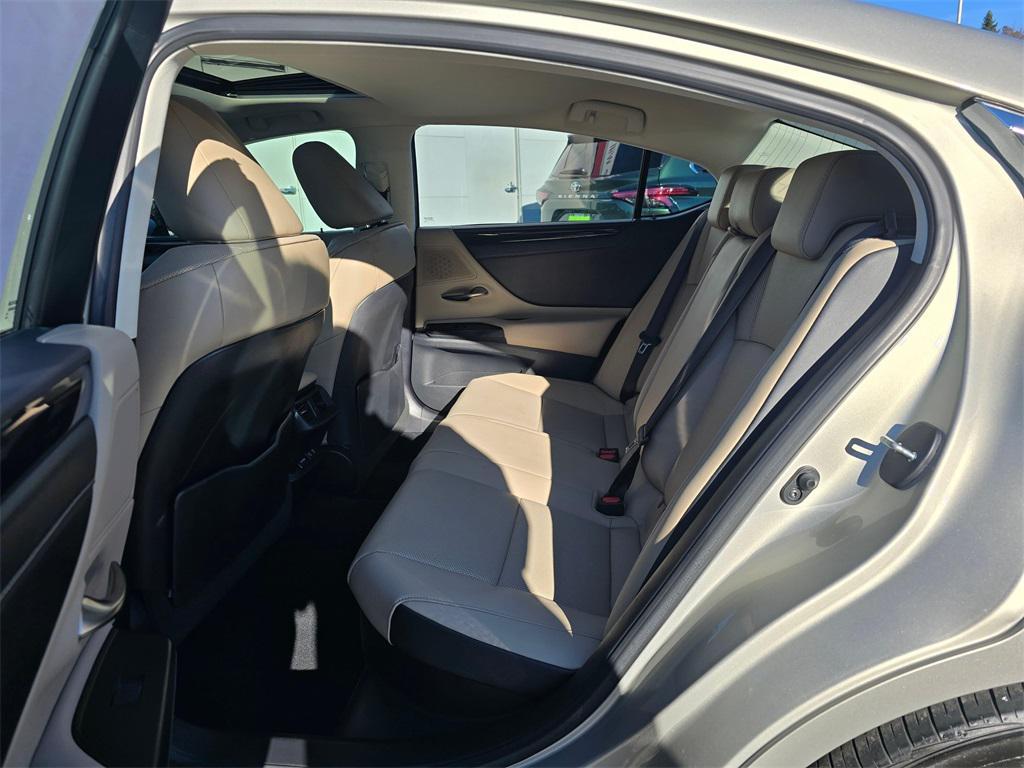 used 2020 Lexus ES 300h car, priced at $34,880