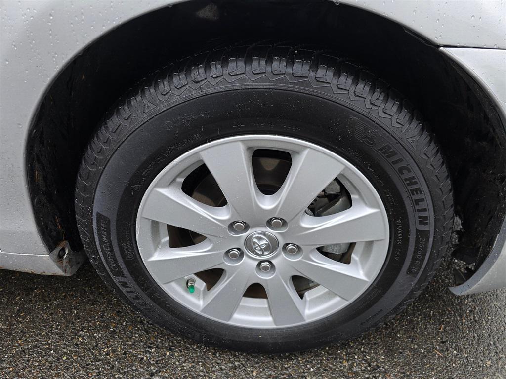 used 2008 Toyota Camry Hybrid car, priced at $10,495