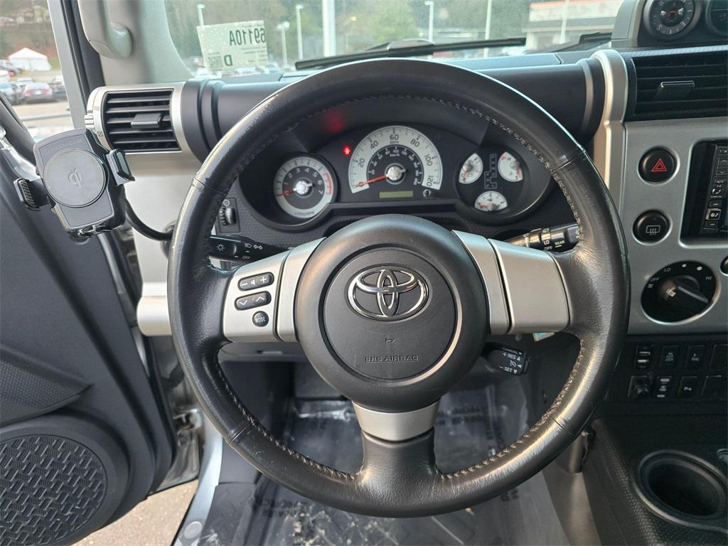 used 2007 Toyota FJ Cruiser car, priced at $15,895