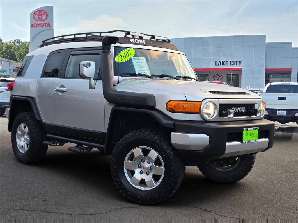 used 2007 Toyota FJ Cruiser car, priced at $15,895