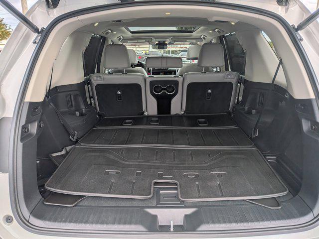 used 2025 Honda Pilot car, priced at $40,658
